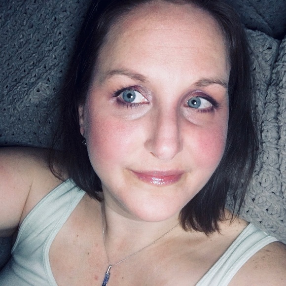 Meet your Posher, Katie - Picture 3 of 8